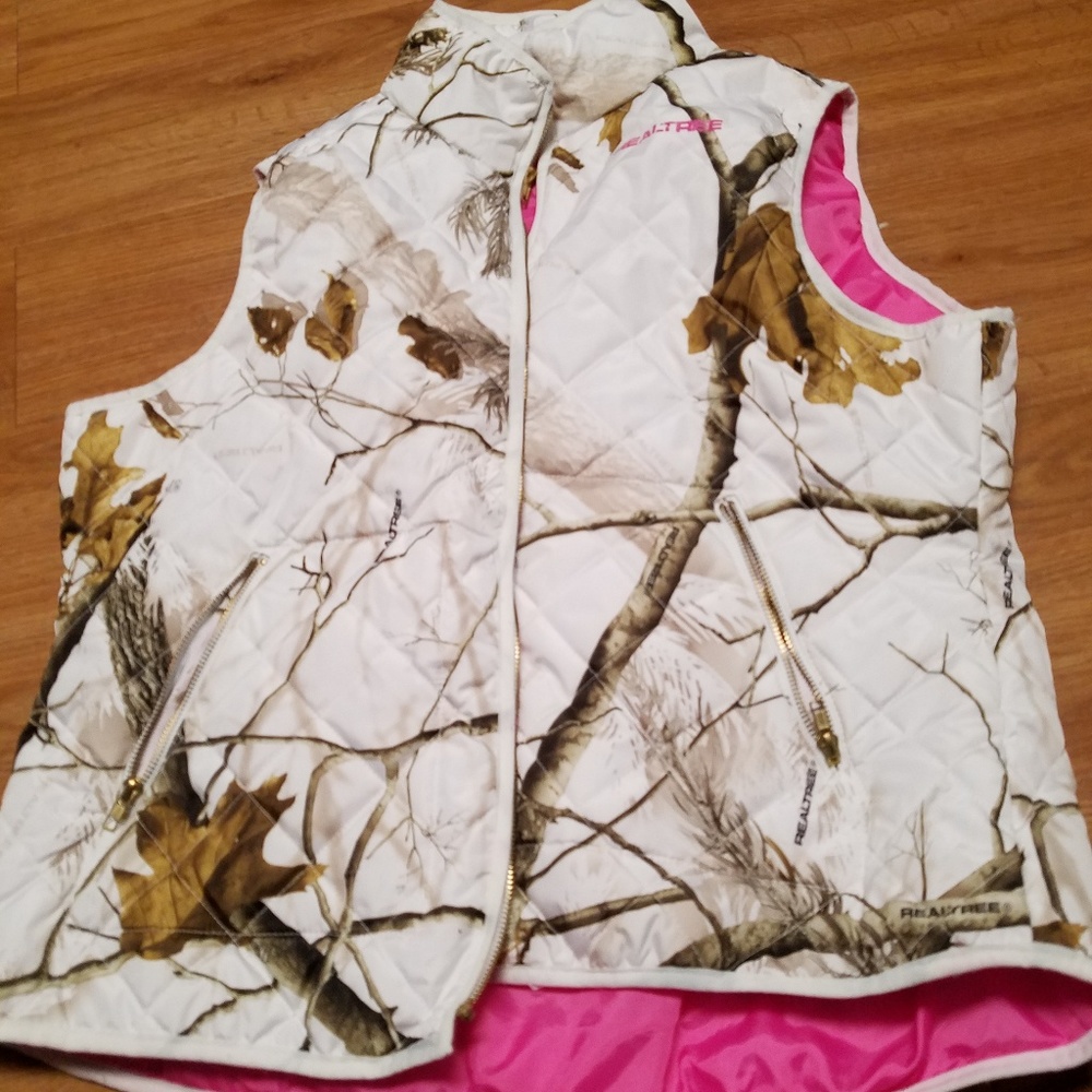 Real tree white camo quilted vest